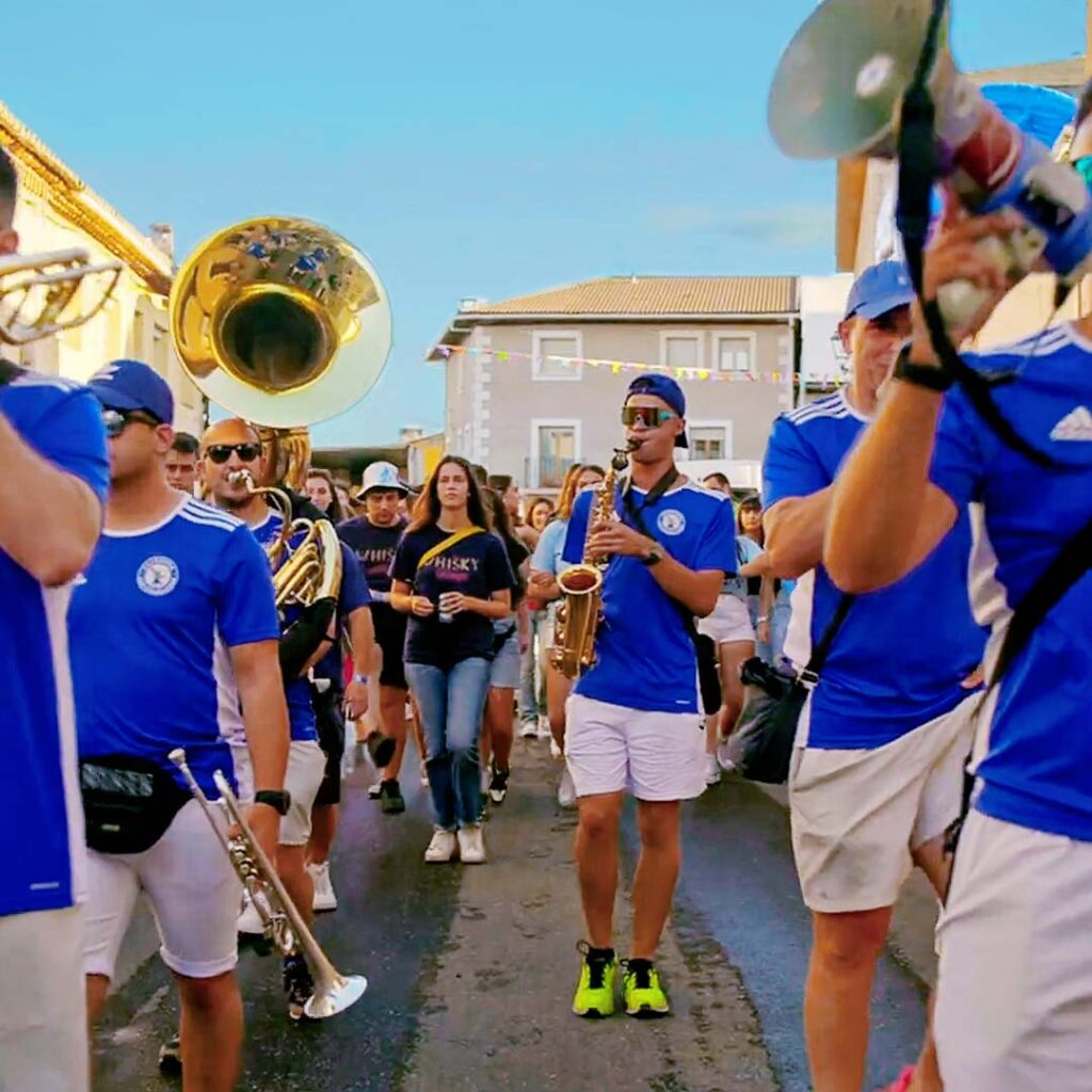 Producción audiovisual de la canción de Ecoembes con una Charanga por pueblos